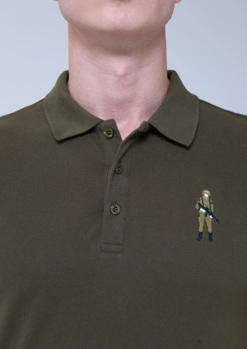 Купить футболка-поло мужская «вежливые люди» хаки в интернет-магазине ArmRus по выгодной цене. - изображение 4